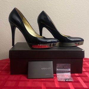 Worn 1x vintage Y2K Gucci black patent leather platform high heeled pumps